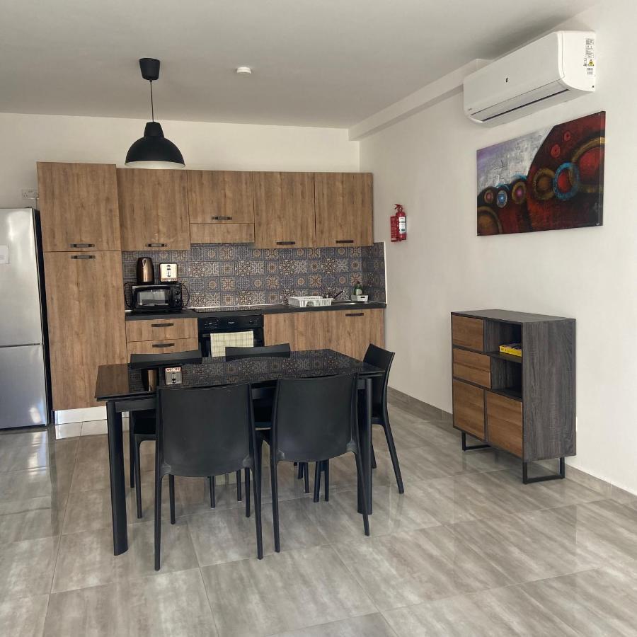 F7 Room 1, Private Double Room With Private Bathroom In Shared Flat Msida Exterior foto